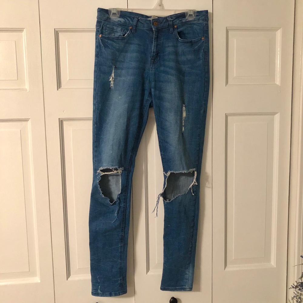 Distressed Skinny Jeans